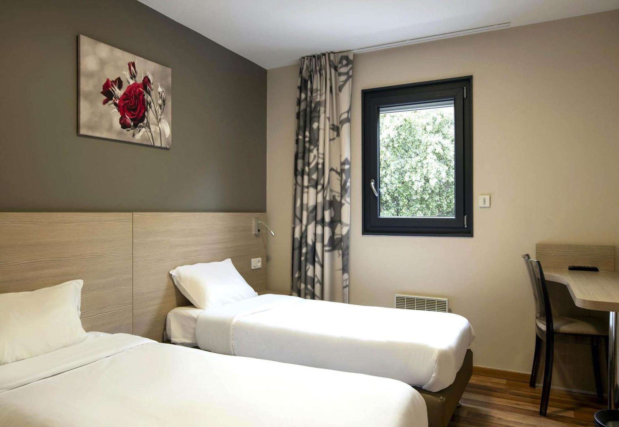 B&B Hotel Bollène Exteriör bild
